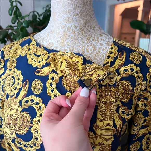 VINTAGE TIBI 100% Silk Blue & Gold Medallion Print Button Up Shift Dress Size 4 - Picture 7 of 15